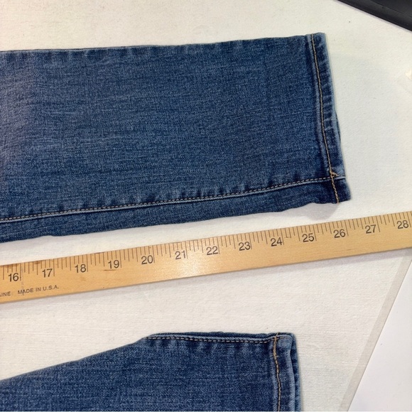 Old Navy Blue Women’s Straight Leg Jeans Versatile Style 10short - Picture 8 of 9